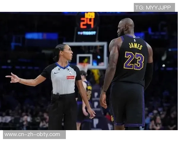 艾顿称赞詹姆斯传球能力只需出现在正确位置即可接到精准助攻